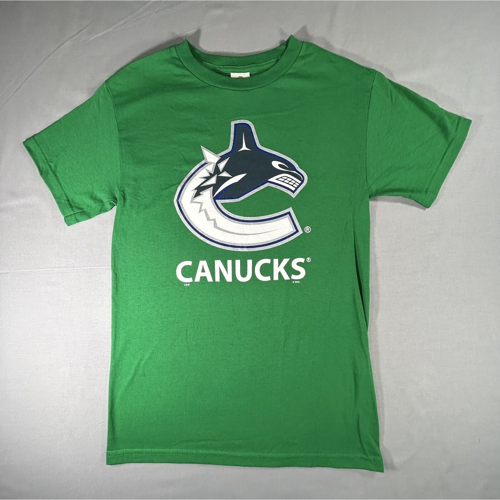 Vancouver Canucks short sleeve green T-Shirt men's small Fits XS w/issue New